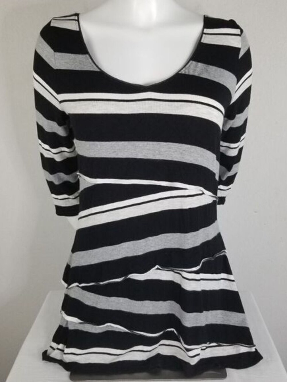 White House Black Market Wide‎ Ruffle Stripe Top